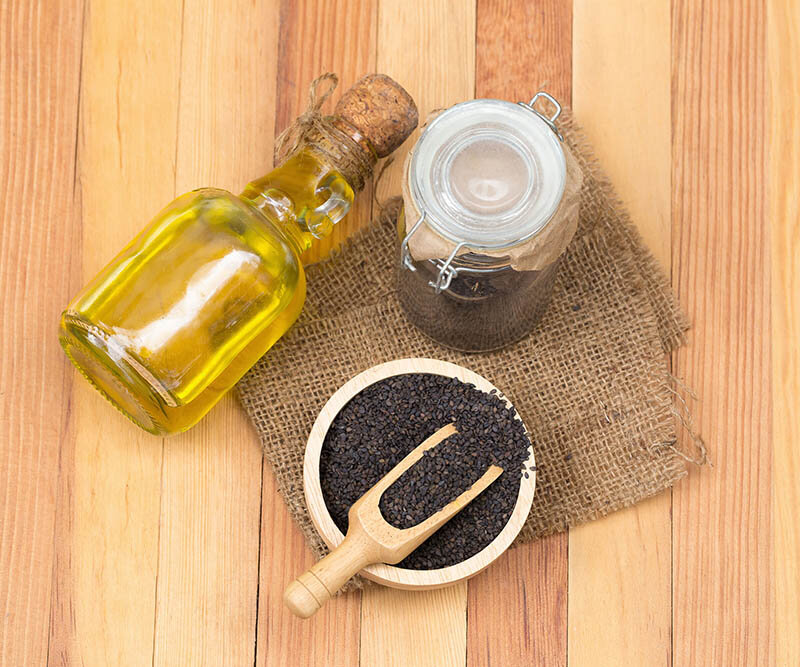 16 tác dụng dầu mè đen cho sức khỏe, sắc đẹp và cách sử dụng | websosanh.vn